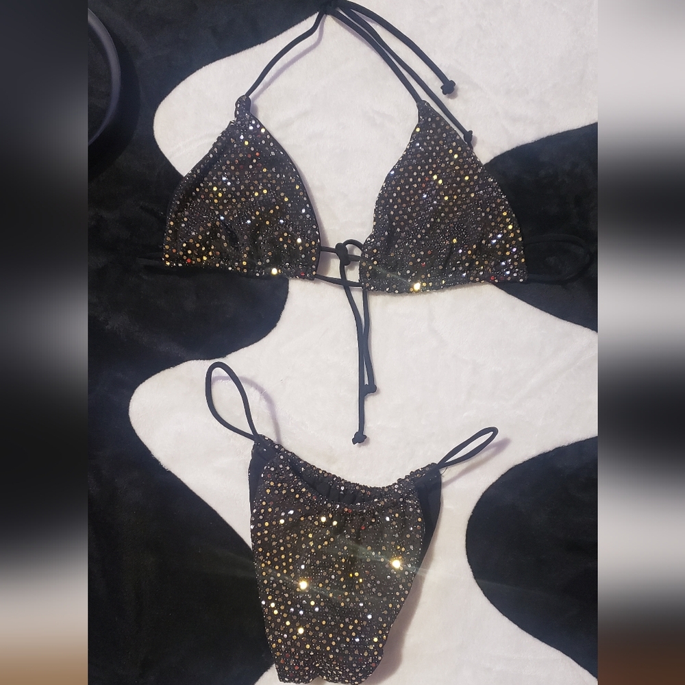 💥 Black and Gold bikini